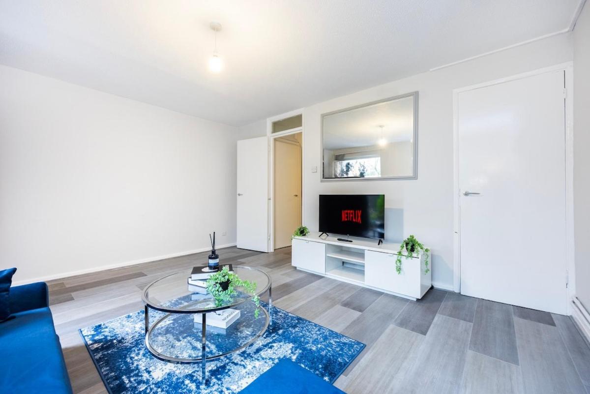 The Blue Hideaway - Spacious Battersea House With Private Garden * Londra