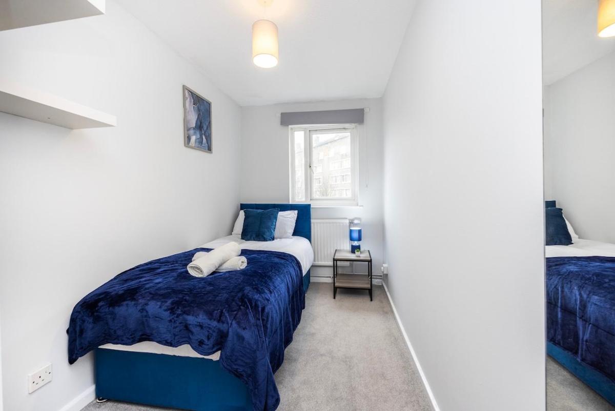 The Blue Hideaway - Spacious Battersea House With Private Garden * Londra