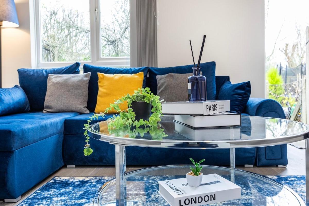 The Blue Hideaway - Spacious Battersea House With Private Garden Apartament Londra