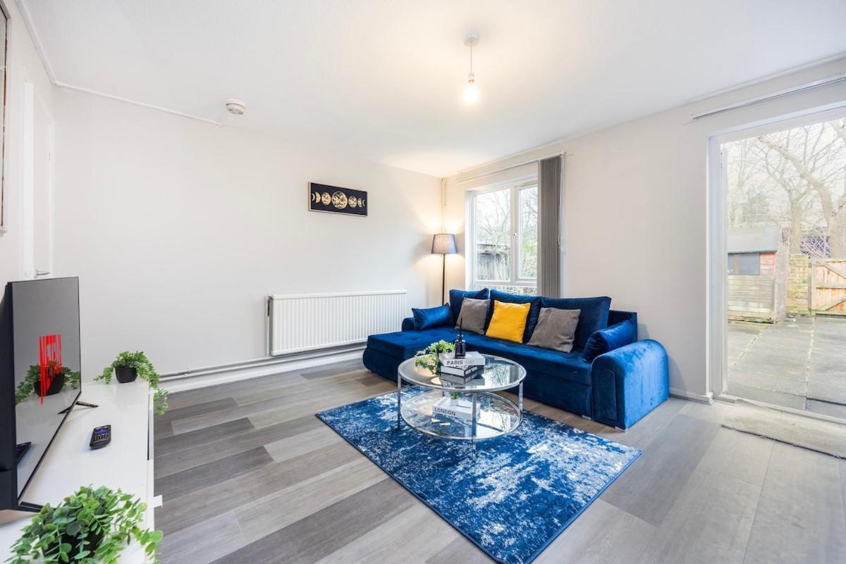 The Blue Hideaway - Spacious Battersea House With Private Garden Appartamento Londra
